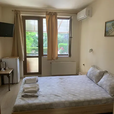 Gasthof Complex Maxim - Sea View And Free Parking Warna