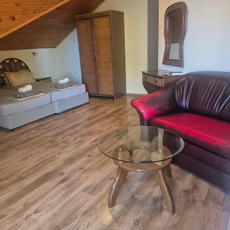 Gasthof Complex Maxim - Sea View And Free Parking Warna