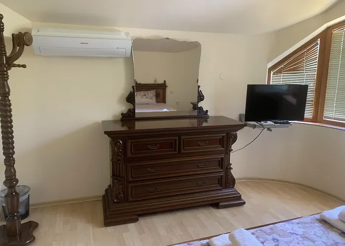 Complex Maxim - Sea View